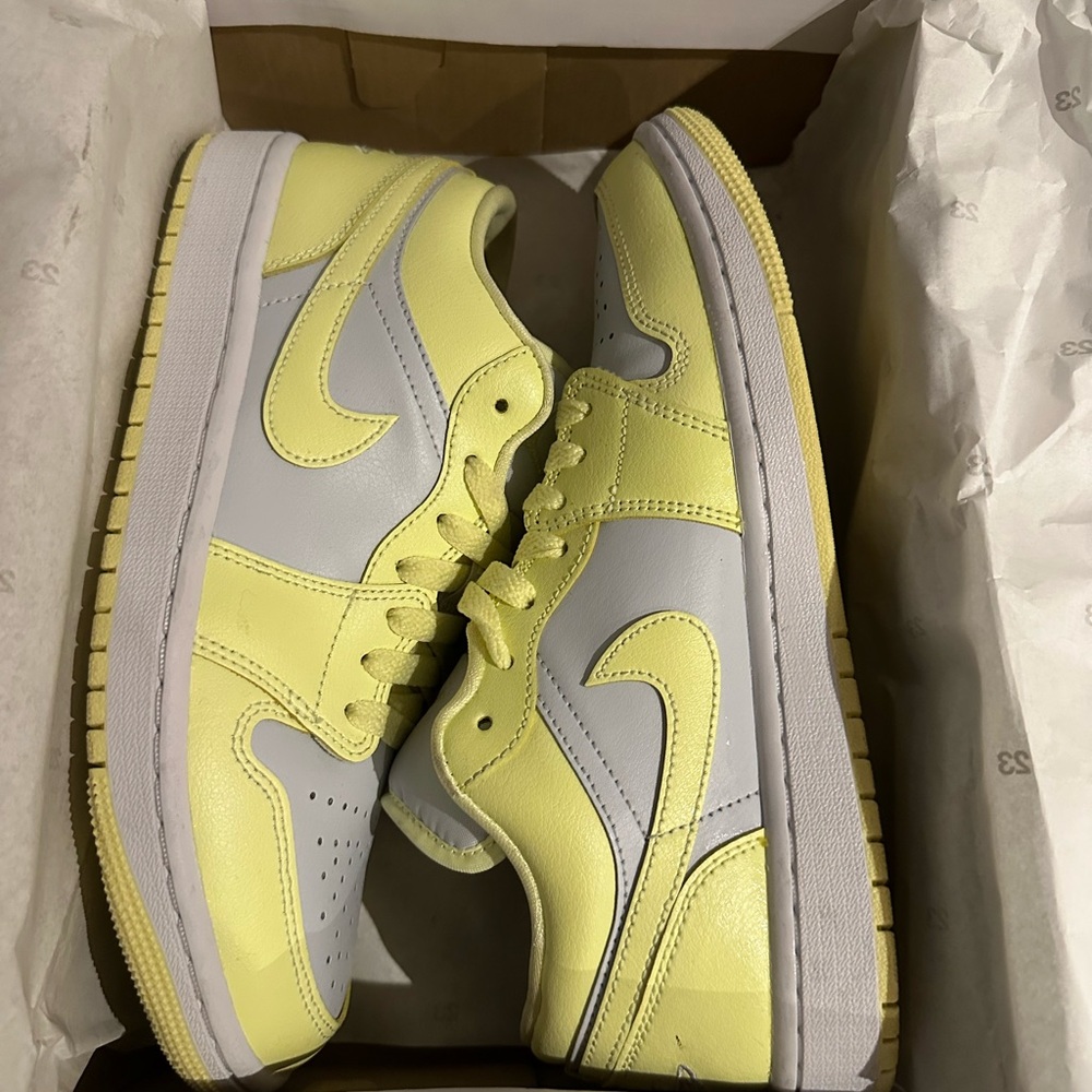 Yellow Jordan low